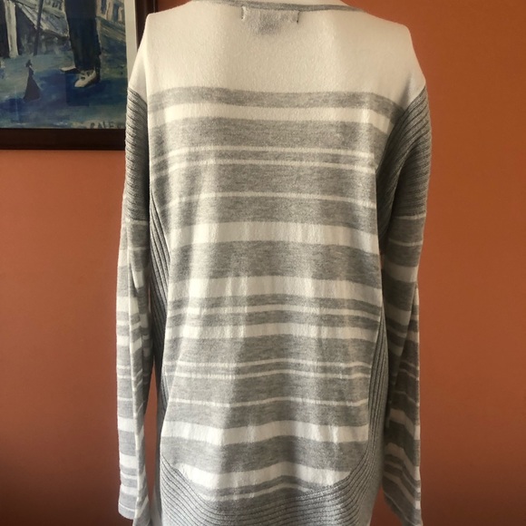 BY ARTISAN white and gray striped pullover sweater - Picture 8 of 9